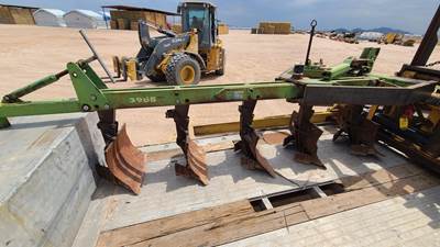 John Deere 3955 Plow