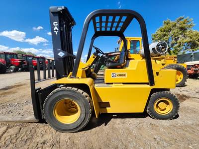 Caterpillar V80E Pneumatic Tire Forklift - 8000lb Capacity