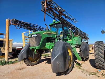 John Deere 4720 Self-Propelled Sprayer