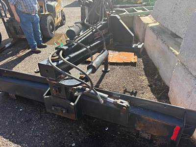 Bison CN0804000E Trailer