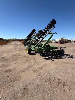 John Deere 220 Disk