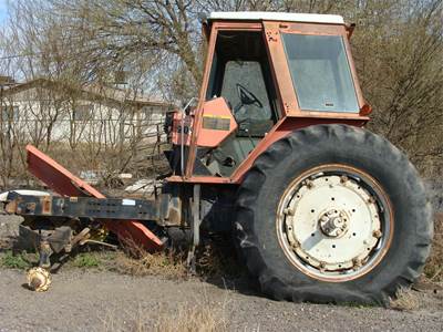 Allis-Chalmers 7020 Tractor