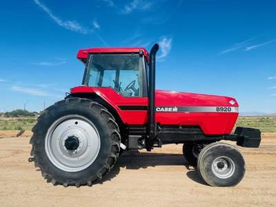 Case IH 8920 Tractor