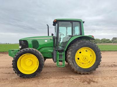 John Deere 7220 Tractor