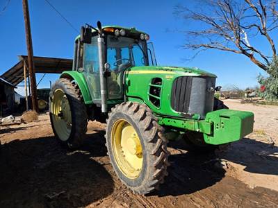 John Deere 7230 Tractor