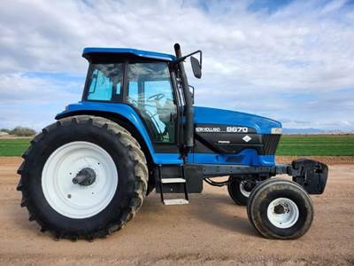 New Holland 8670 Tractor