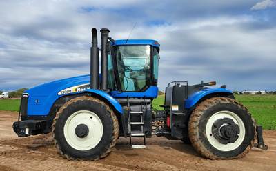 New Holland TJ380 Tractor