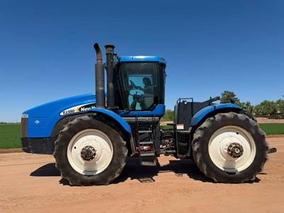 New Holland TJ380 Tractor