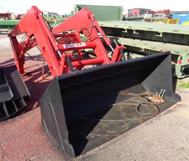 Hesston L370 Tractor