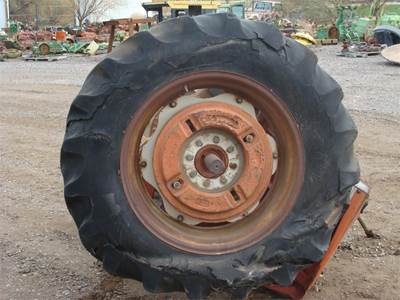 International 674 Tractor