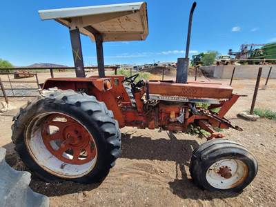 International 884 Tractor
