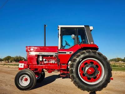International 886 Tractor