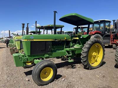 John Deere 2955 Tractor