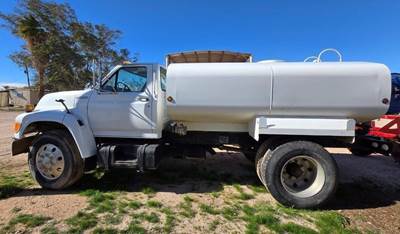 Ford F-800 Water Truck