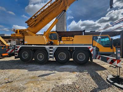 Liebherr LTM1060-2 60-Ton All Terrain Crane