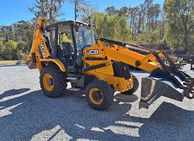 2021 JCB 3CX Backhoe