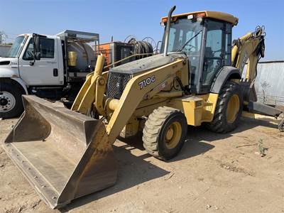 John Deere 710G Backhoe
