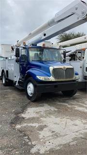 International DuraStar 4300 Boom / Bucket Truck - Altec AA755L Aerial Lift