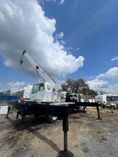 33 Ton National 14110 on a 2007 Sterling LT9500 crane