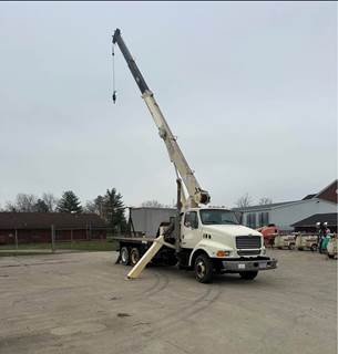 1999 National 500C Boom / Bucket Truck