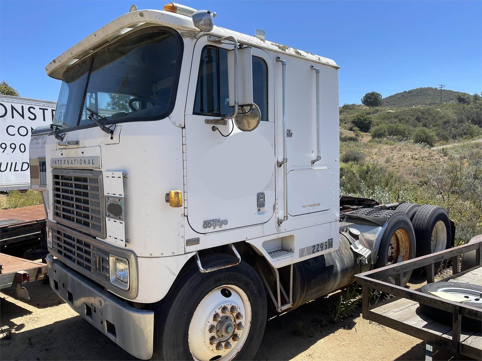 1983 International 9600 Tandem Axle Cabover with Sleeper Cummins, 10