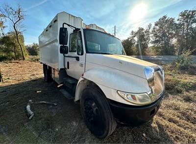 2007 International 4300 Chipper Truck