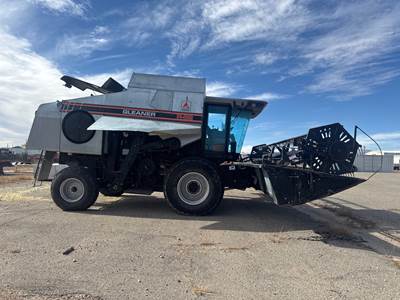 Gleaner R62 Combine