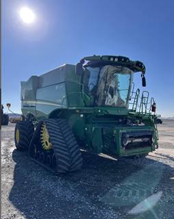 2022 John Deere S790 Combine