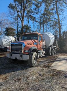 2007 Mack Granite GU713 Concrete Pump Truck