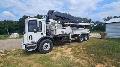 2004 Mack Concrete Pump Truck