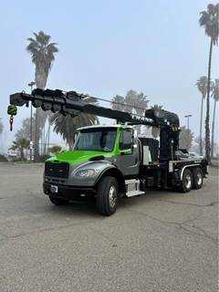 Freightliner FL116 10-Ton Crane Truck - 2011 GARLAND XHD110-5 DINOSAUR Crane, Automatic