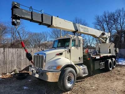Peterbilt 357 21-Ton Crane Truck - 2006 National 800D Crane