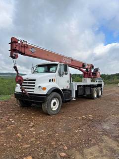 Sterling 6513 22-Ton Crane Truck - 2001 MANITOWOC 22101S Crane