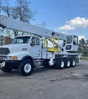 Sterling LT9000 35-Ton Crane Truck - 2006 ALTEC AC35-127 Crane