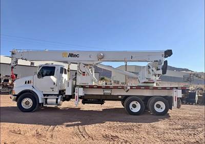 Sterling LT9500 26-Ton Crane Truck - 2008 ALTEC AC26-95S Crane, 10 Spd