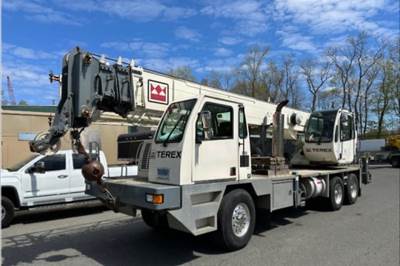 2007 Terex RT335-1 Crane Truck