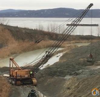 American 9220 Crawler Crane