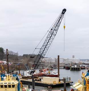 Manitowoc 10000 Crawler Crane