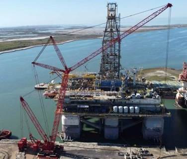 Manitowoc 21000 Crawler Crane