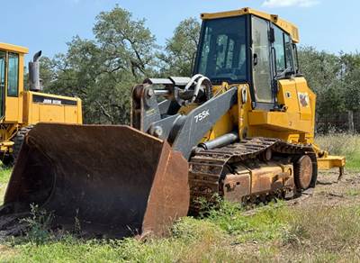 John Deere 755K Crawler Loader - Rear Rippers
