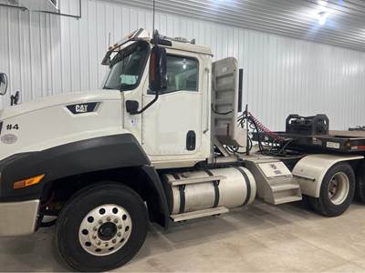 2013 Caterpillar CT660 Day Cab Truck