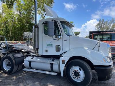 Freightliner Columbia 112 Day Cab Truck