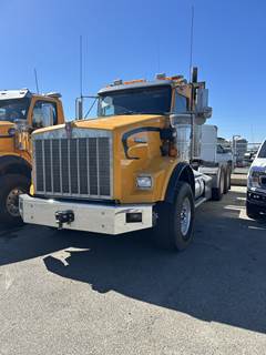 2013 Kenworth T800 Day Cab Truck