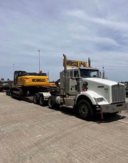 2016 Kenworth T800 Heavy Spec Day Cab Truck