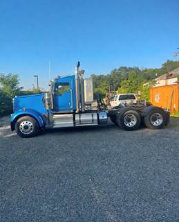 2019 Kenworth W900 Day Cab Truck