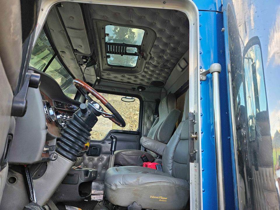 2005 Kenworth W900L Day Cab Truck For Sale Boise, ID ID091223JES