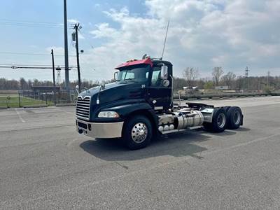 2015 Mack CXU 613 Day Cab Truck