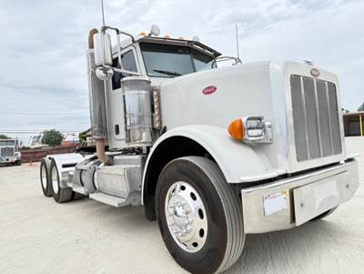 2015 Peterbilt 367 Day Cab Truck