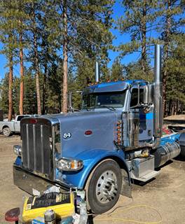 2015 Peterbilt 389 Day Cab Truck