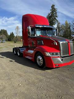 2015 Western Star 5700XE Day Cab Truck